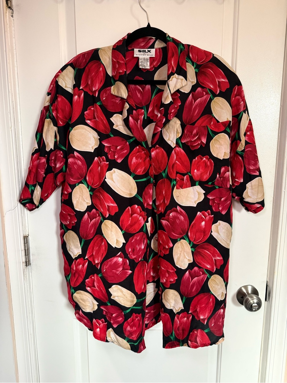 august silk STUNNING Vintage 100% Silk Tulip 🌷 Button-Up Shirt